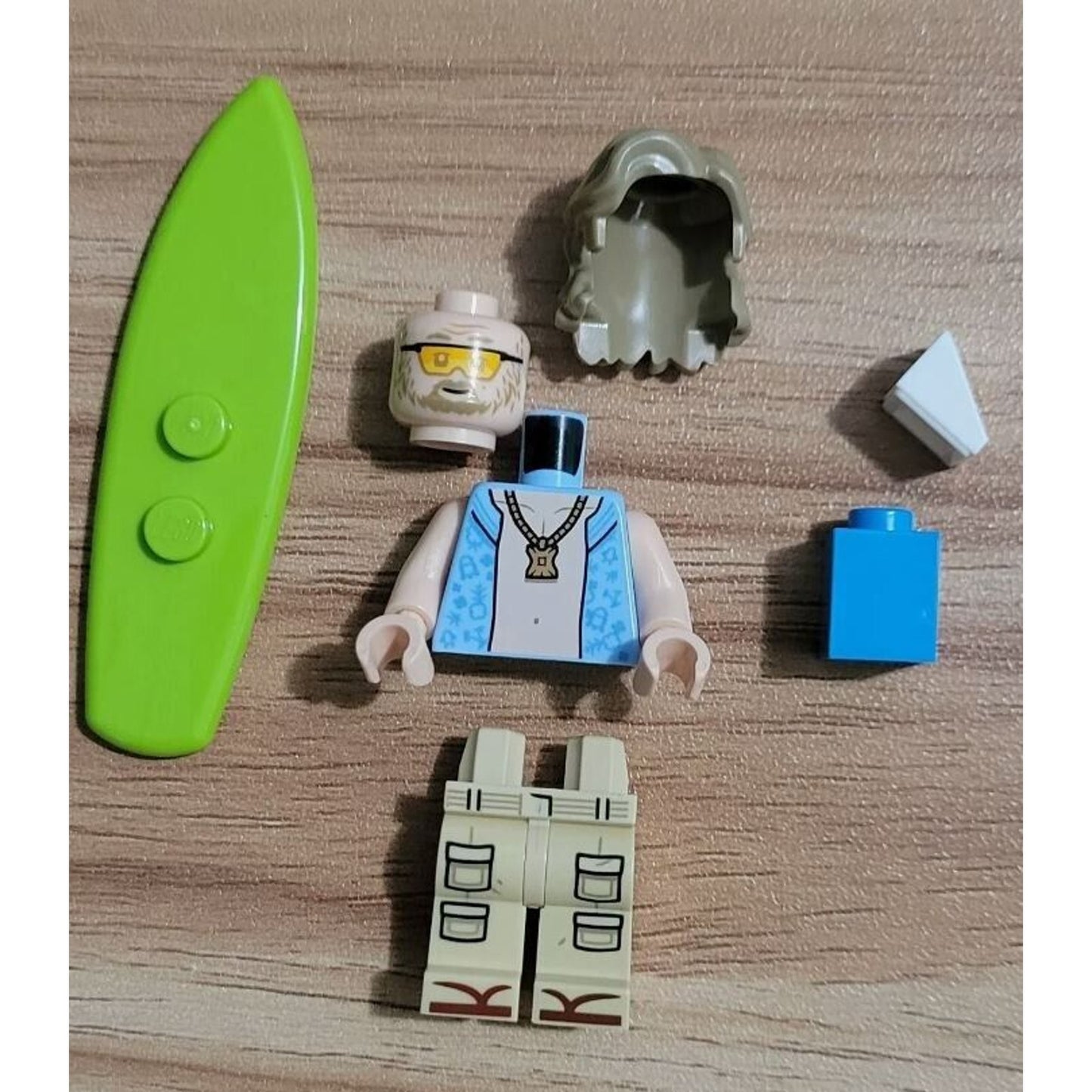 LEGO Star Wars Beach Luke MINIFIGURE from The Dark Falcon 75389 (In-Hand)